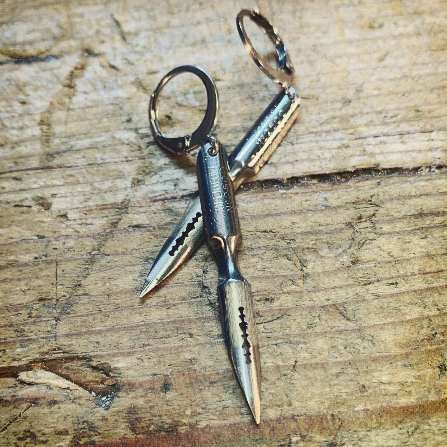 Boucles d'oreilles argentées plume écriture écrivain enseignante professeur recyclage Made in France bijoux offrir cadeau