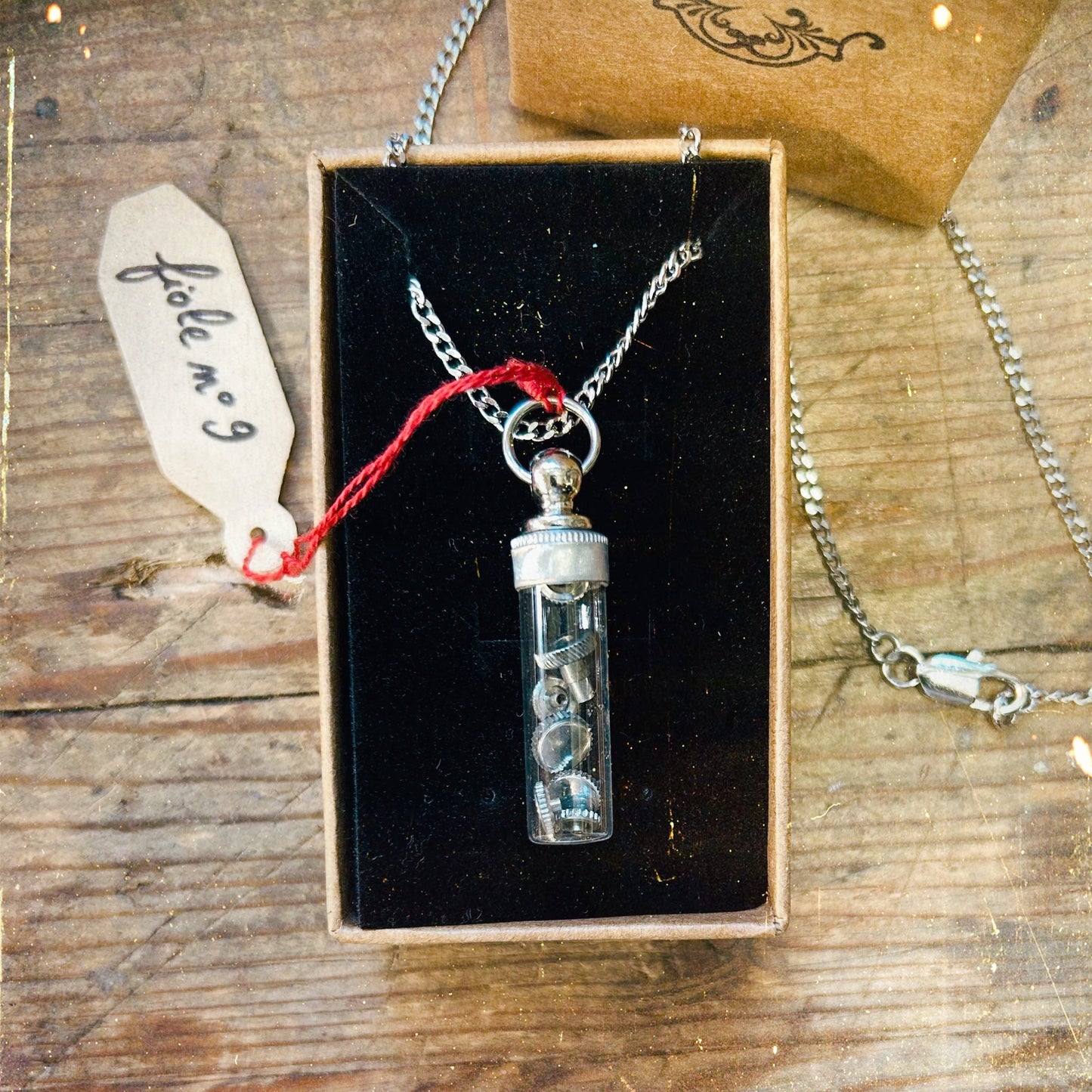 Pendentif Fiole đ°ïž PIĂCE UNIQUE NUMĂROTĂE