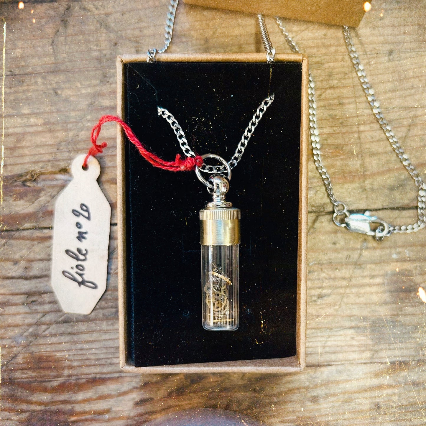 Pendentif Fiole đ°ïž PIĂCE UNIQUE NUMĂROTĂE