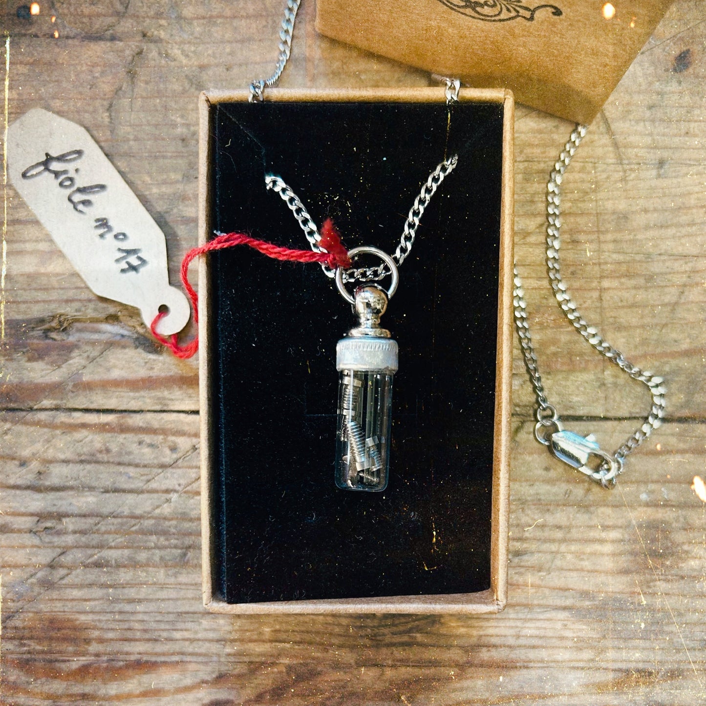 Pendentif Fiole đ°ïž PIĂCE UNIQUE NUMĂROTĂE