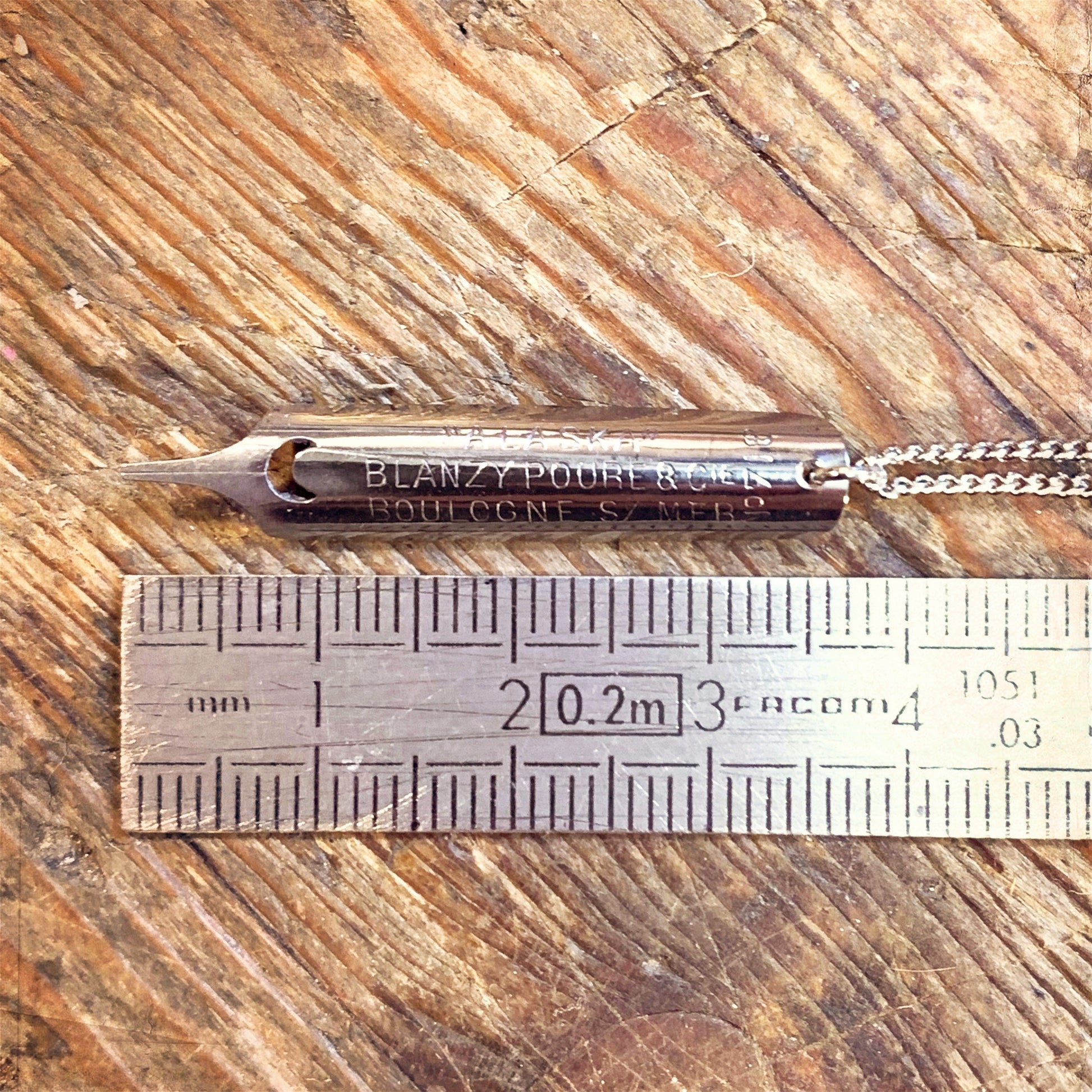 Pendentif collier sautoir argentée plume écriture écrivain enseignante professeur recyclage Made in France bijoux cadeau offrir