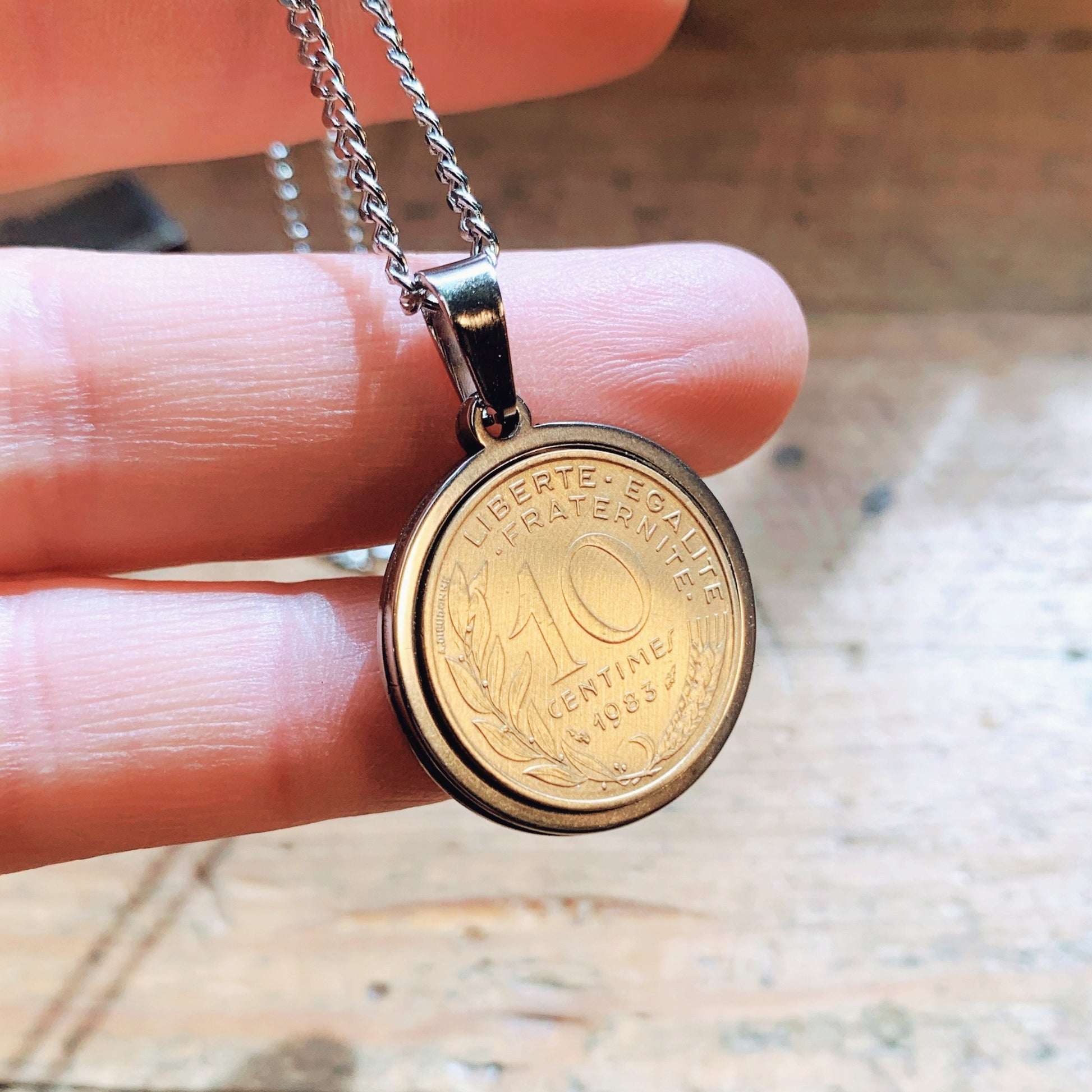 Pendentif centime de francs bijoux homme made in France collier personnalisé année personnalisée cadeau