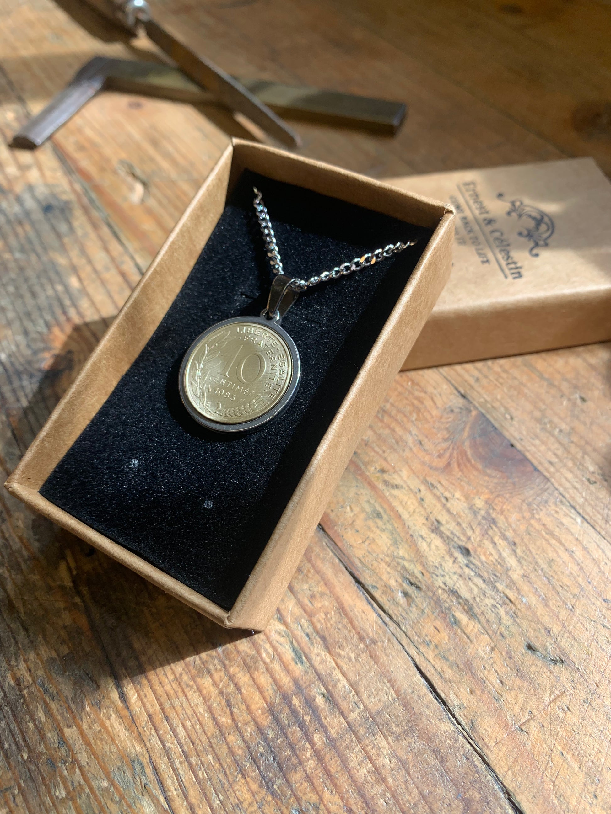 Pendentif centime de francs bijoux homme made in France collier personnalisé année personnalisée cadeau