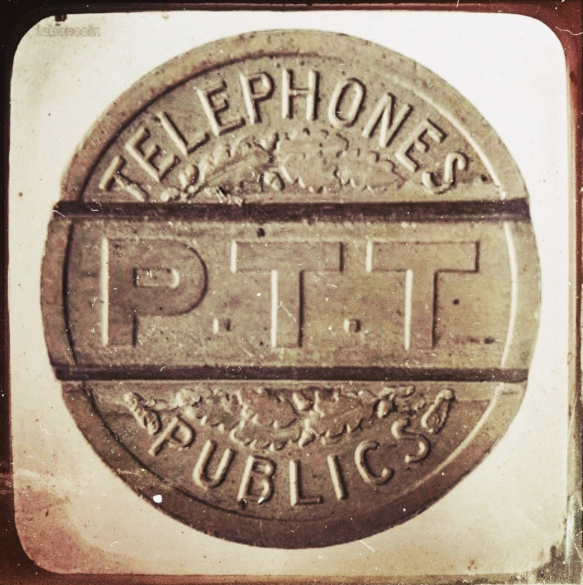 Bijoux offrir cadeau facteur factrice  Pendentif créé à partir d’anciens jetons de téléphone public PTT recyclage Made in France série limitée