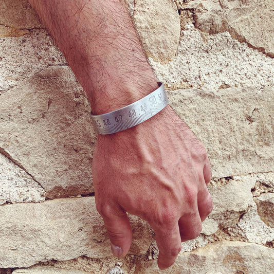 Bracelet mètre aluminium bijoux homme Made in France upcycling offrir cadeau architecte couturière