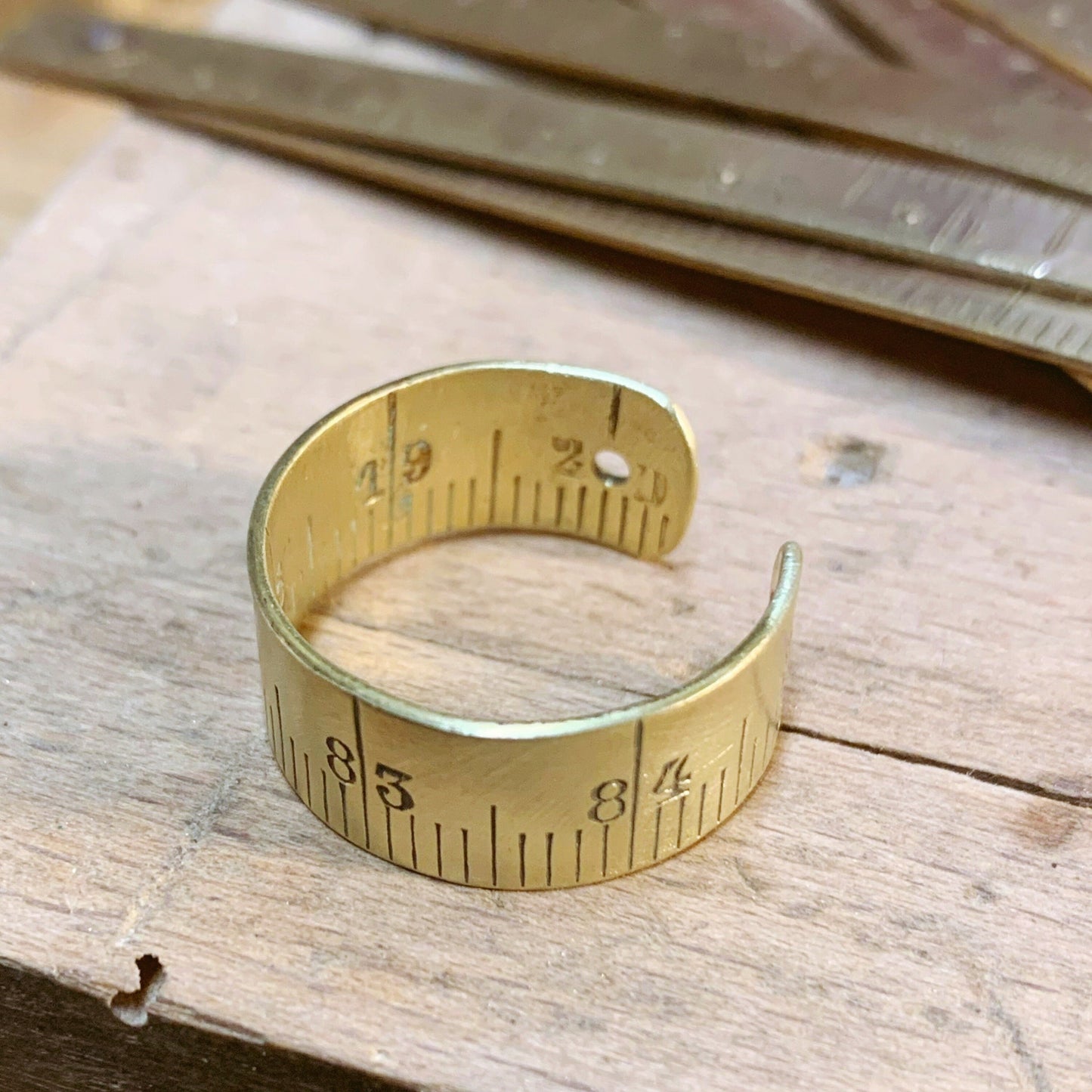 bague mètre laiton bijoux Made in France upcycling offrir cadeau architecte couturière recyclage