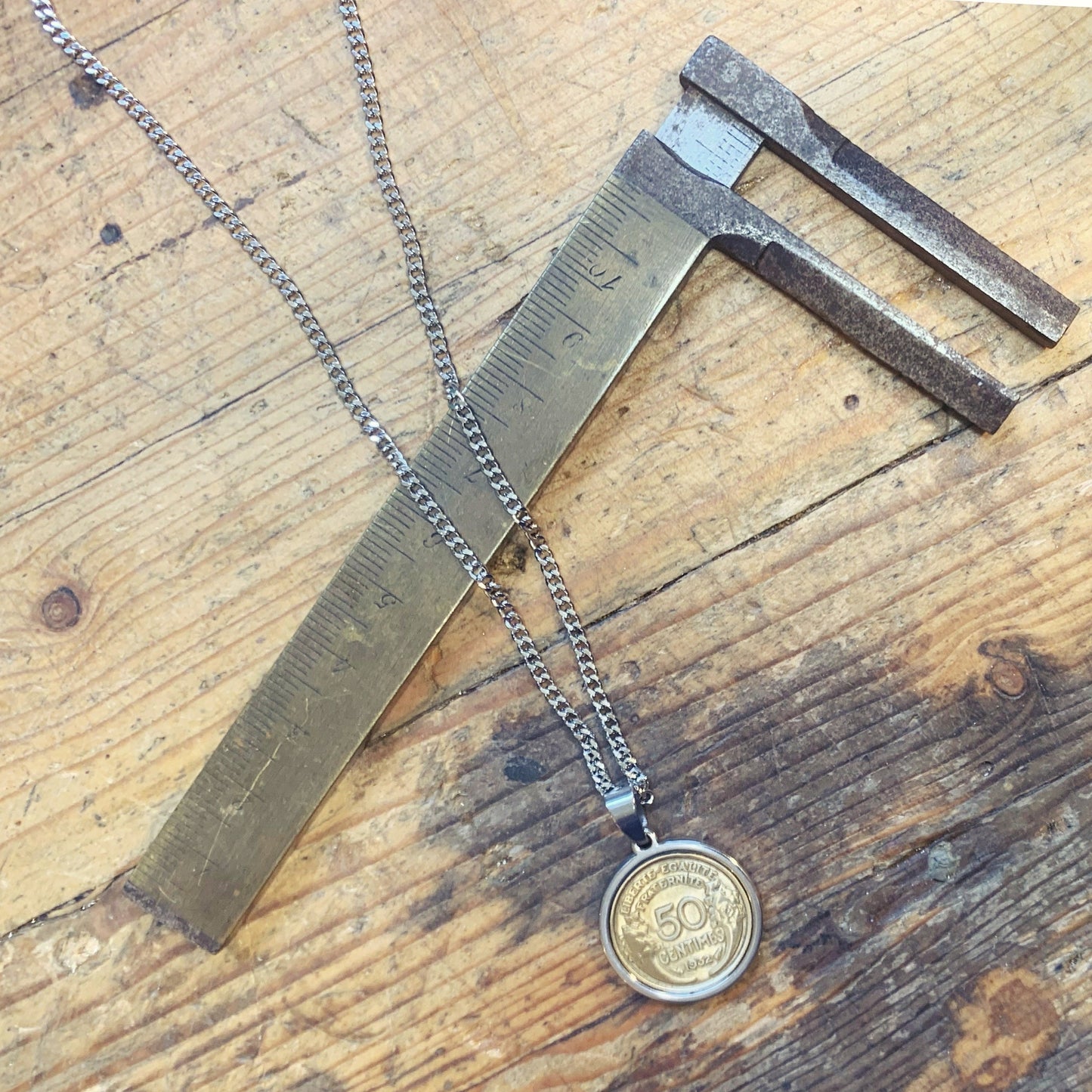 Pendentif 50 ctms doré