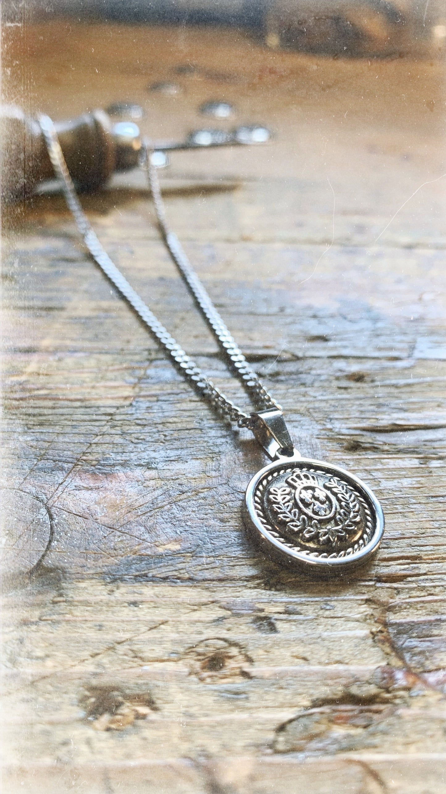 Pendentif Couronnes et Lys ⚜️ SÉRIE LIMITÉE ⚜️