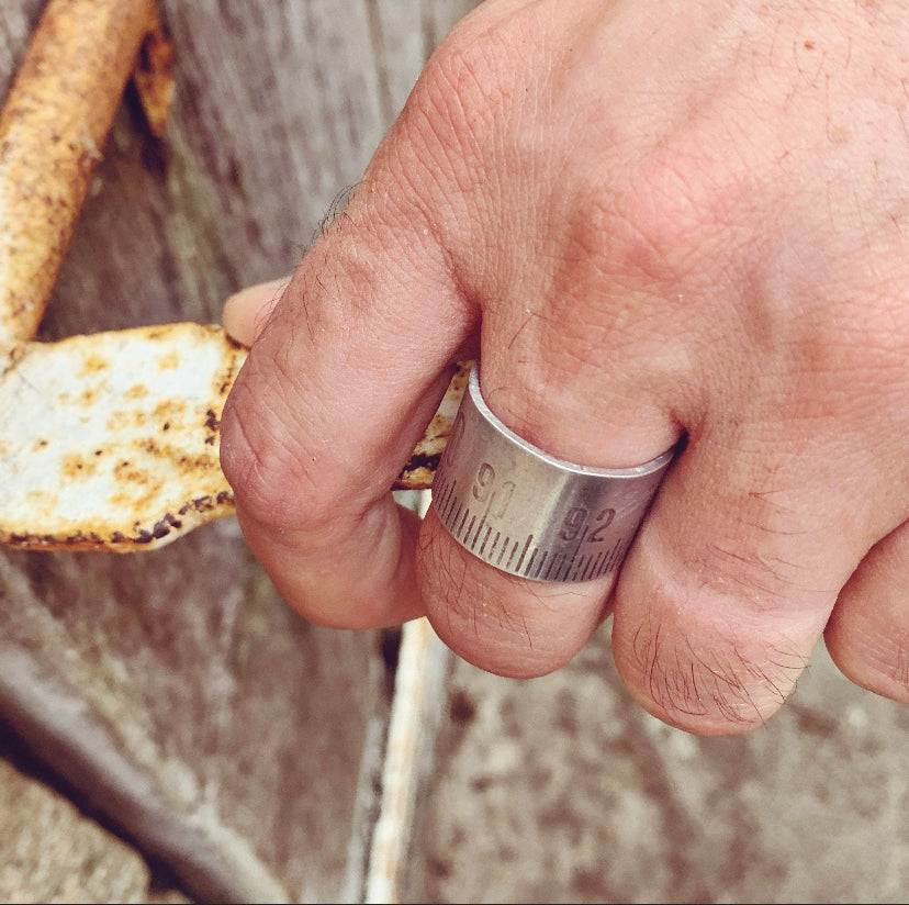 bague mètre aluminium bijoux homme Made in France upcycling offrir cadeau architecte couturière