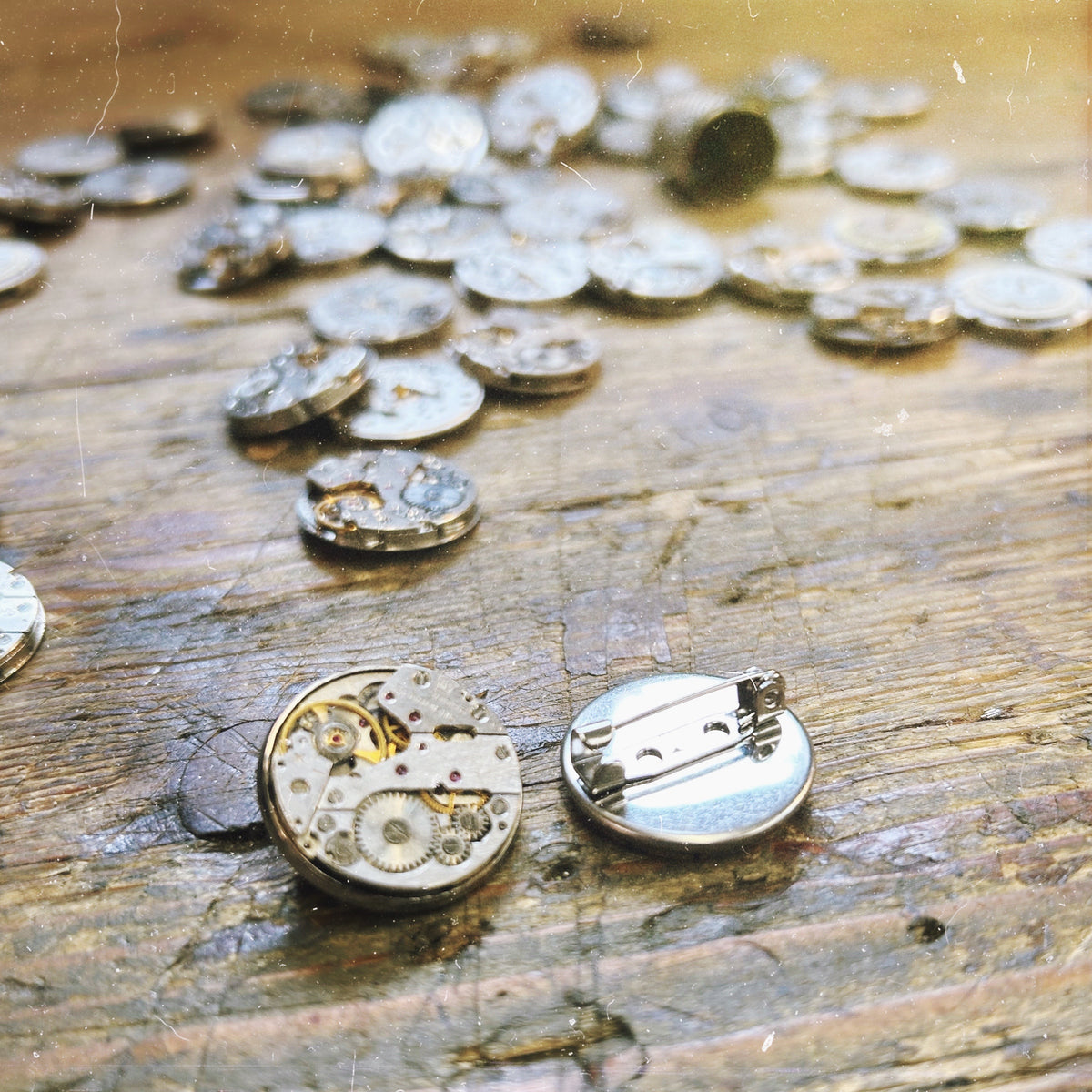 NEW 🕰️ Broche « Mécanisme »