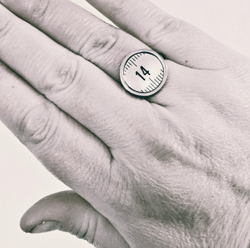 bague mètre aluminium choix  numéro personnalisé bijoux homme Made in France upcycling offrir cadeau architecte couturière