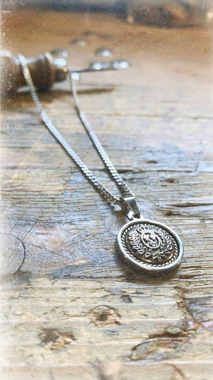 Pendentif Couronnes et Lys ⚜️ SÉRIE LIMITÉE ⚜️ - Ernest & Célestin