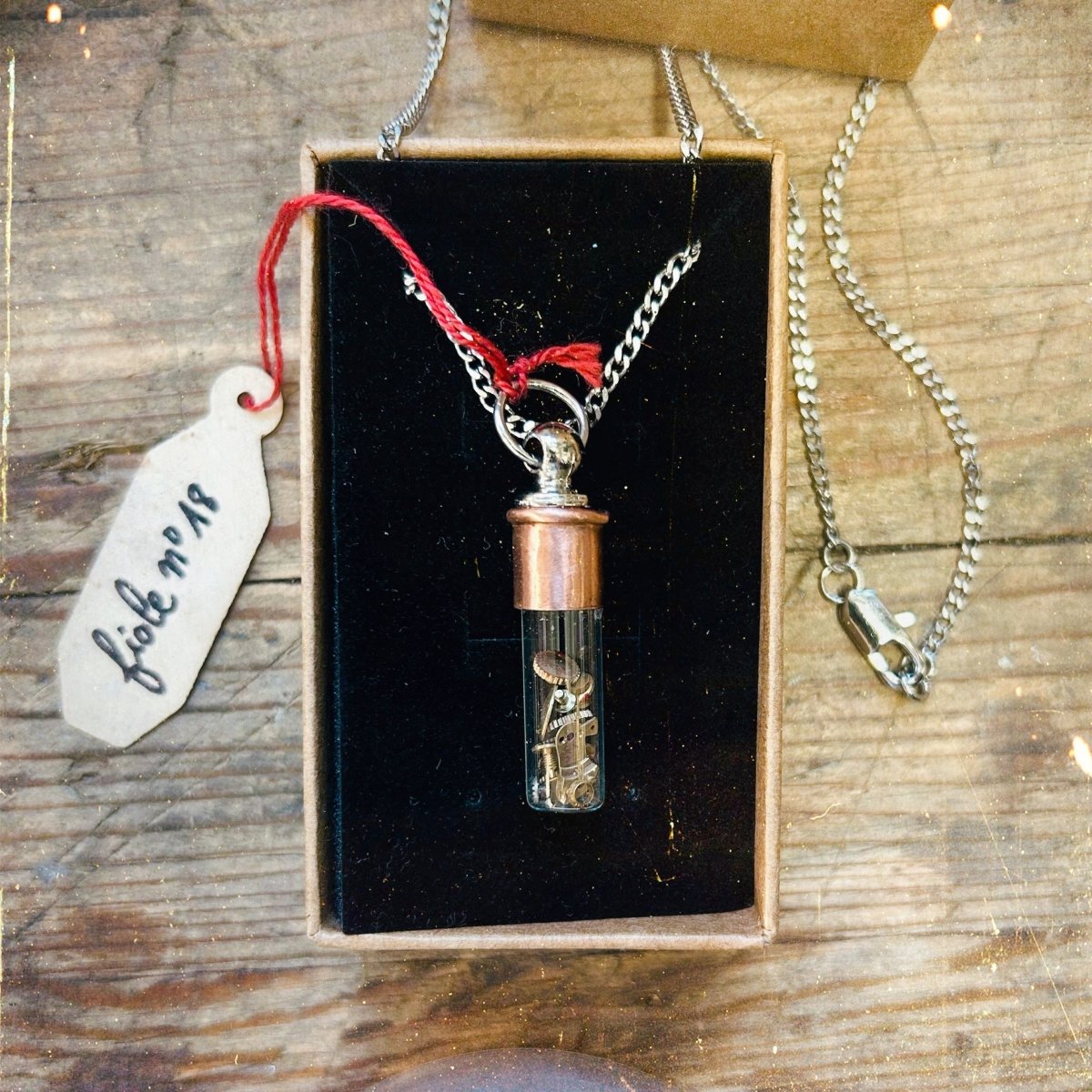 Pendentif Fiole 🕰️ PIÈCE UNIQUE NUMÉROTÉE - Ernest & Célestin