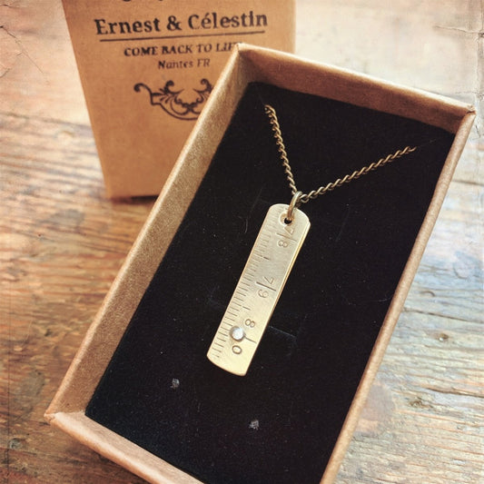 Pendentif Métrique Laiton - Ernest & Célestin