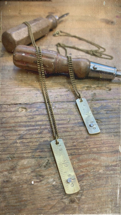 Pendentif Métrique Laiton - Ernest & Célestin