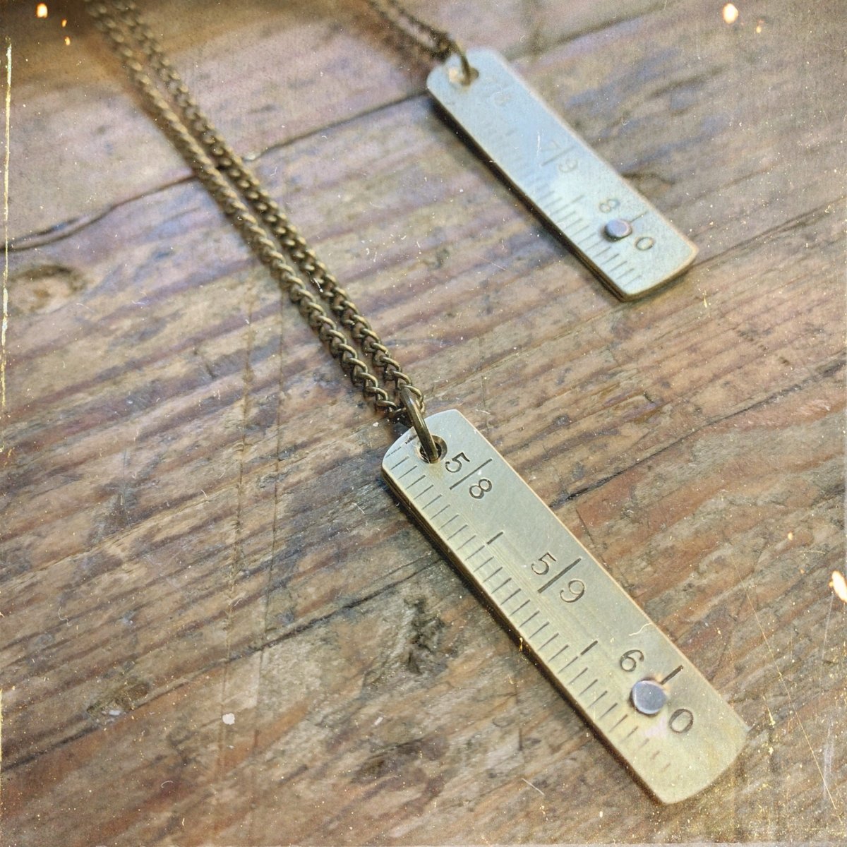 Pendentif Métrique Laiton - Ernest & Célestin