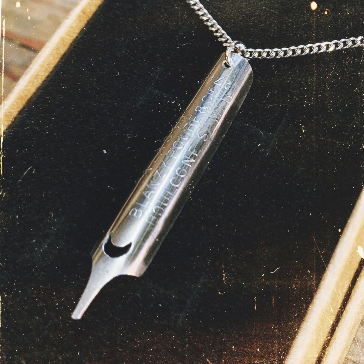 Pendentif « Plume » ALASKA - Ernest & Célestin
