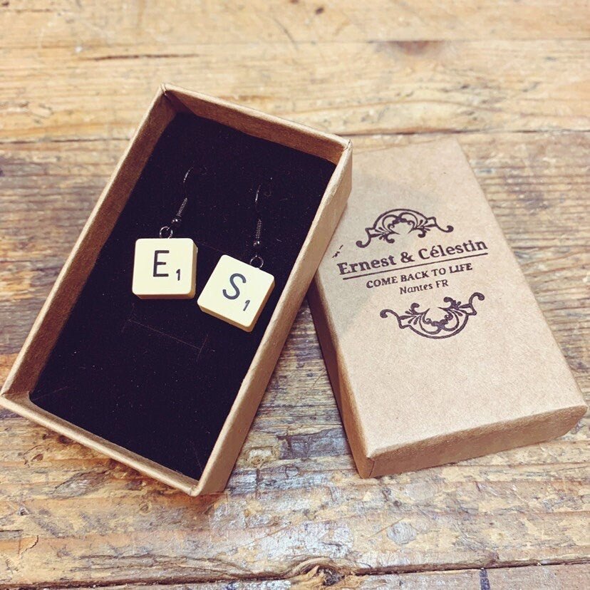 Paire de boucles d’oreilles mini Scrabble (lettres au choix) - Ernest & Célestin