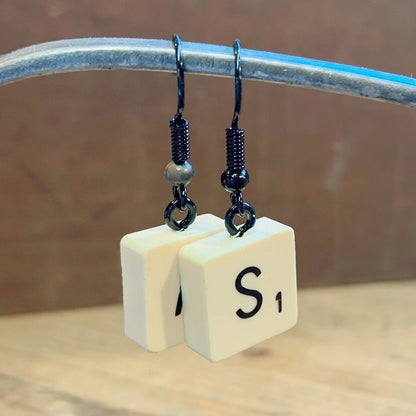 Paire de boucles d’oreilles mini Scrabble (lettres au choix) - Ernest & Célestin